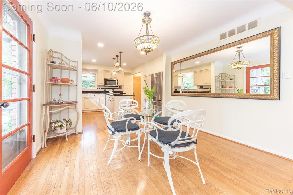 3887 Stonecrest Road West Bloomfield Charter Township MI 48322