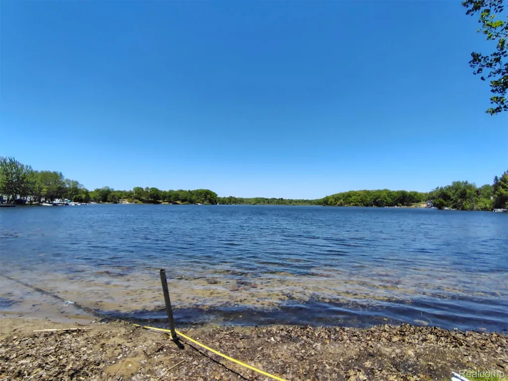 Abc Hemingway Lake Road Otter Lake Village MI 48464