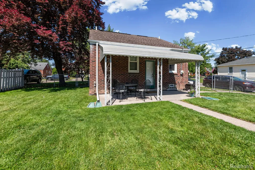 1405 20th Street Wyandotte City MI 48192