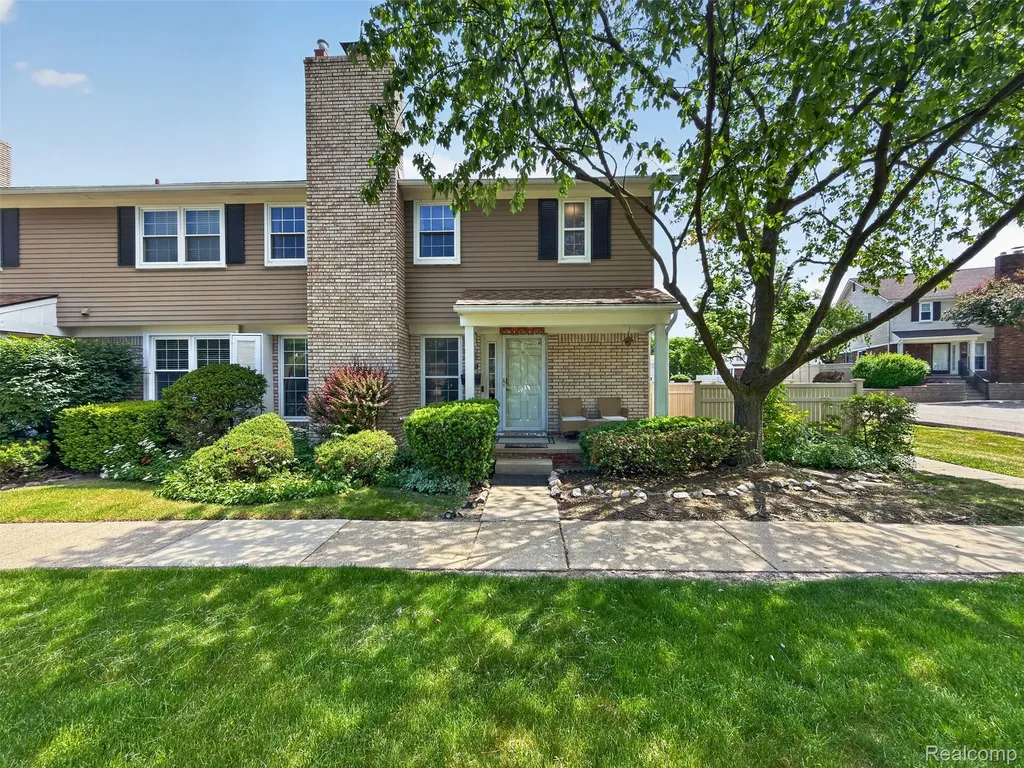 20830 W Glen Haven Circle Novi City MI 48167