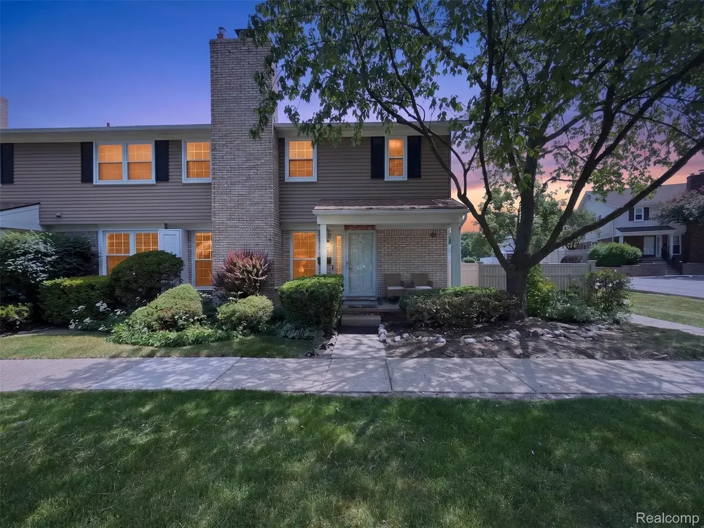 20830 W Glen Haven Circle Novi City MI 48167