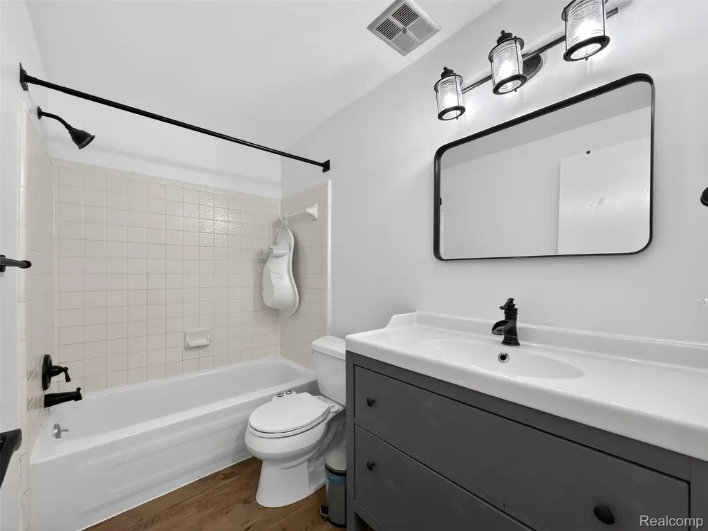 20830 W Glen Haven Circle Novi City MI 48167