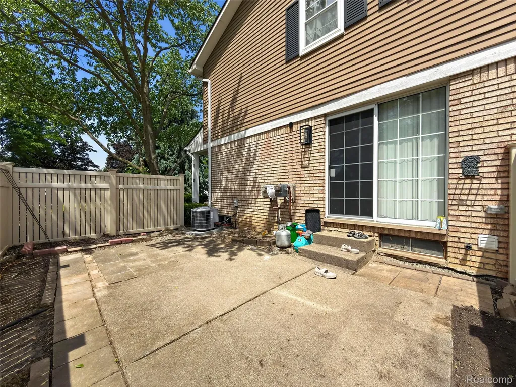 20830 W Glen Haven Circle Novi City MI 48167