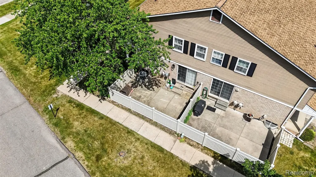 20830 W Glen Haven Circle Novi City MI 48167