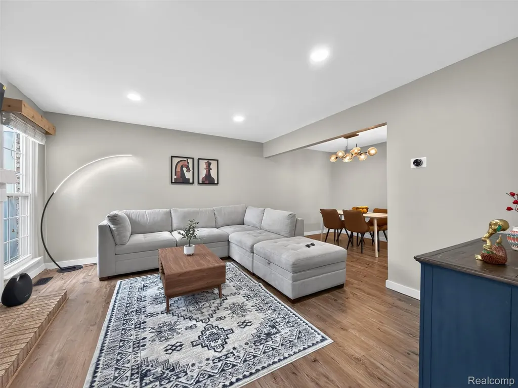 20830 W Glen Haven Circle Novi City MI 48167