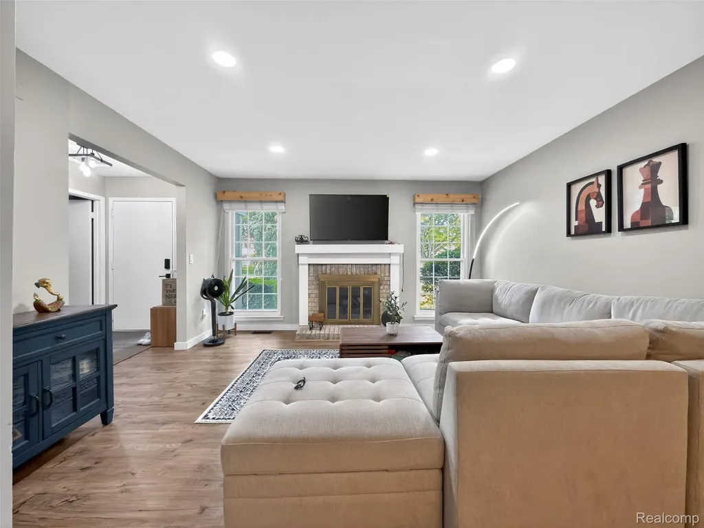 20830 W Glen Haven Circle Novi City MI 48167