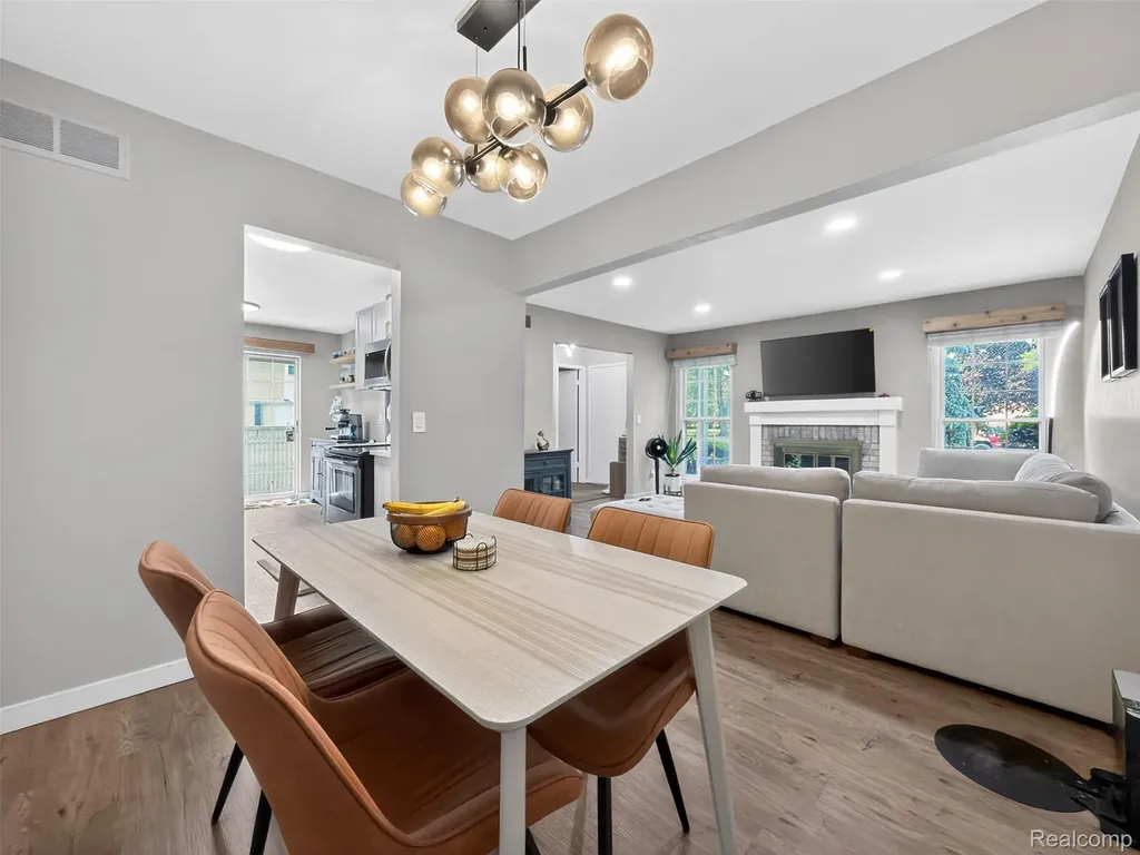 20830 W Glen Haven Circle Novi City MI 48167