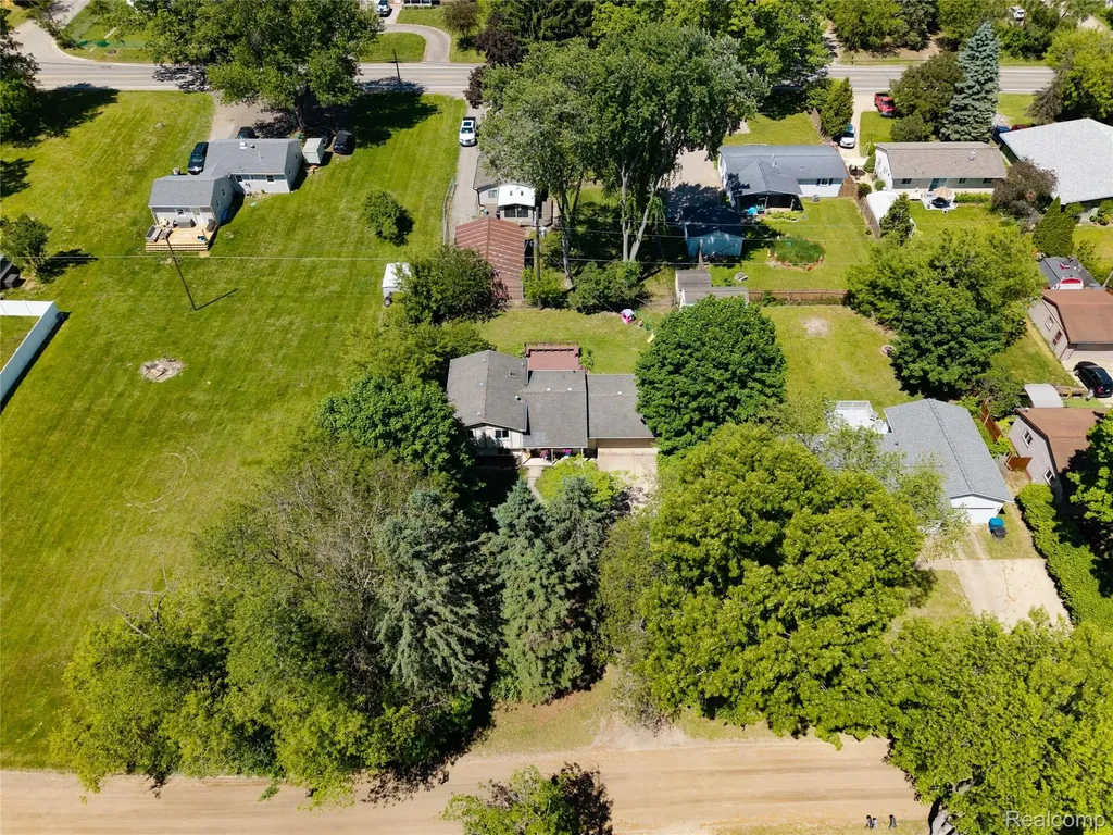 5069 Warmbriar Drive White Lake Charter Township MI 48383