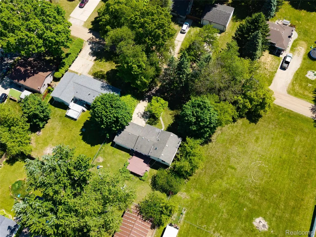 5069 Warmbriar Drive White Lake Charter Township MI 48383