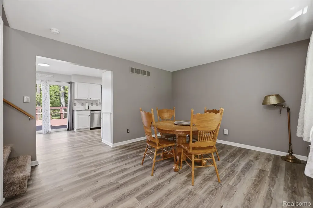 5069 Warmbriar Drive White Lake Charter Township MI 48383