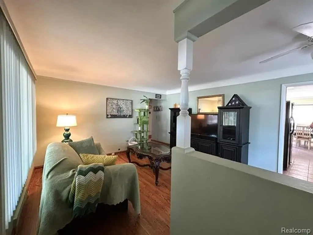 29701 Sherry Avenue Madison Heights City MI 48071