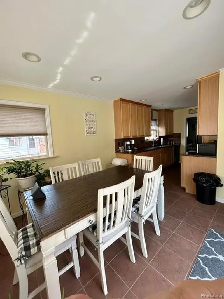 29701 Sherry Avenue Madison Heights City MI 48071