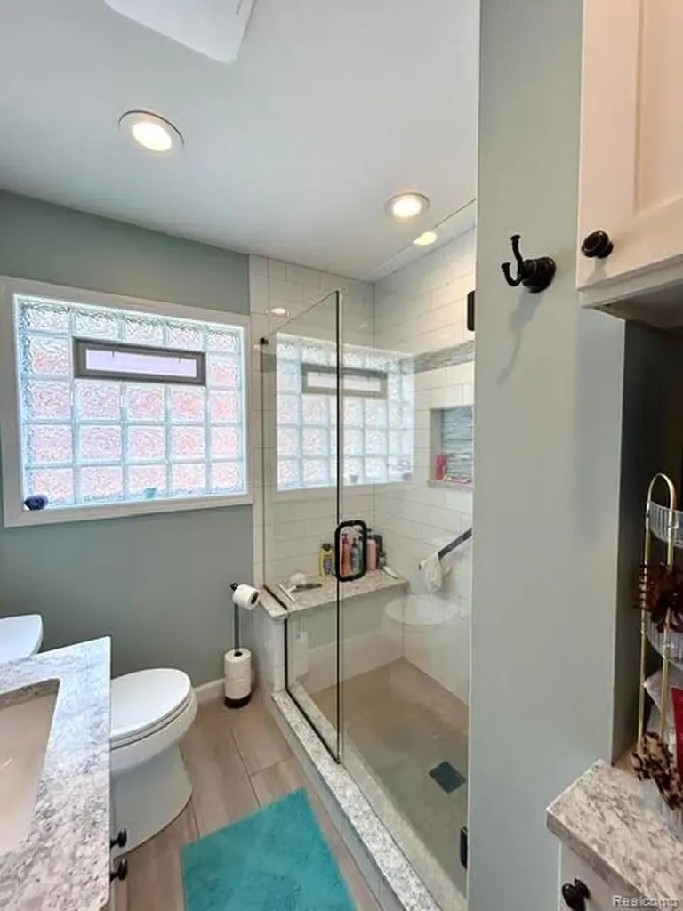 29701 Sherry Avenue Madison Heights City MI 48071