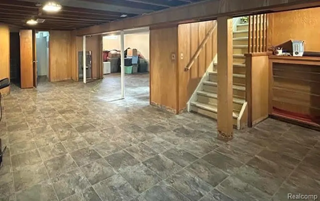 29701 Sherry Avenue Madison Heights City MI 48071