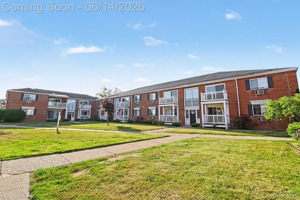 2440 Parmenter Boulevard Royal Oak City MI 48073