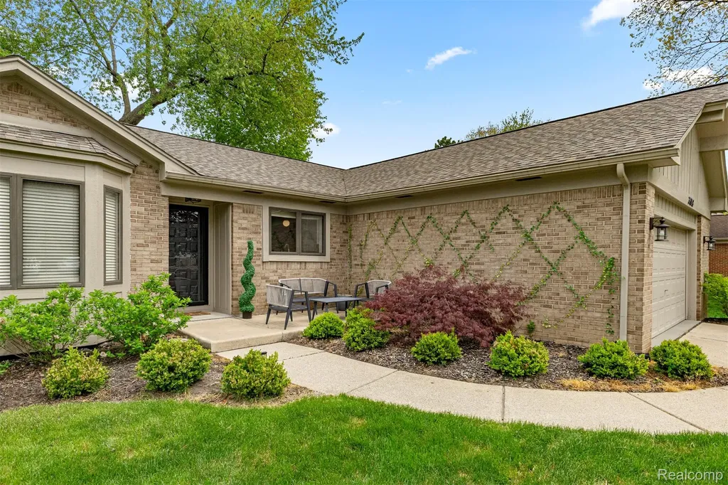 34048 Fonville Drive Livonia City MI 48152