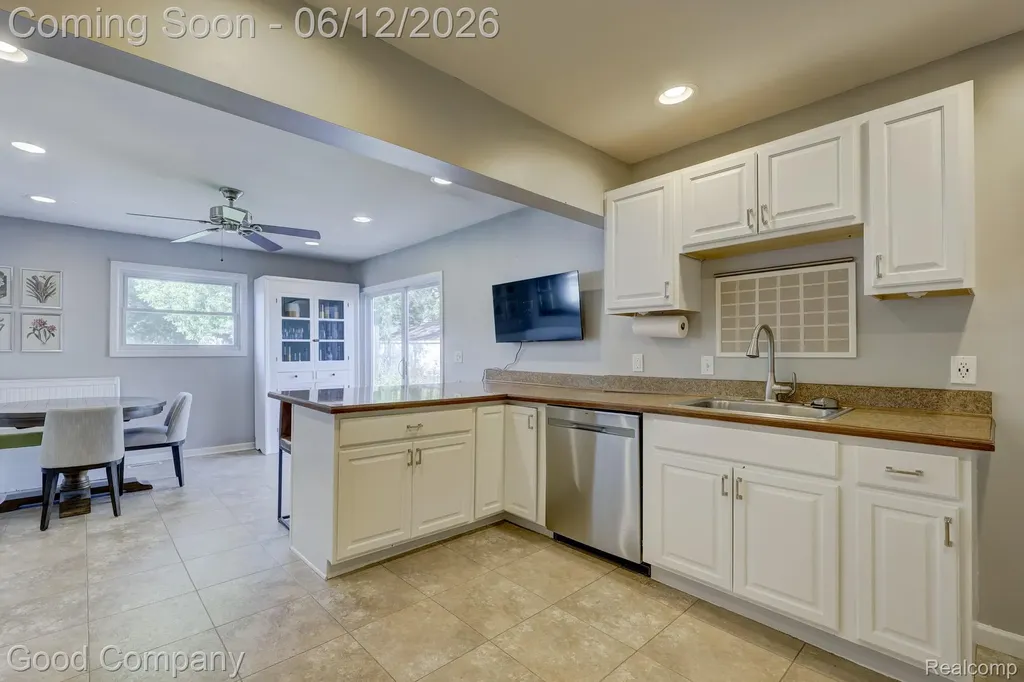 1518 Bauman Avenue Royal Oak City MI 48073