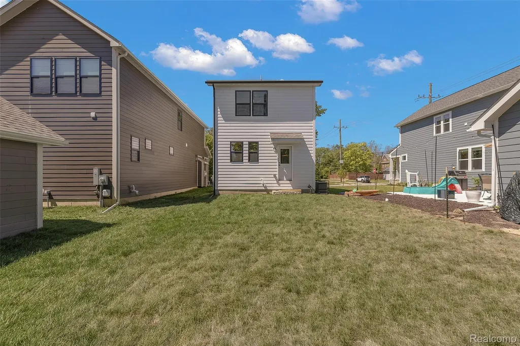 1482 Fischer Street Detroit City MI 48214