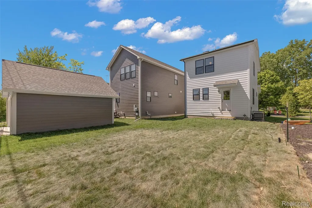 1482 Fischer Street Detroit City MI 48214