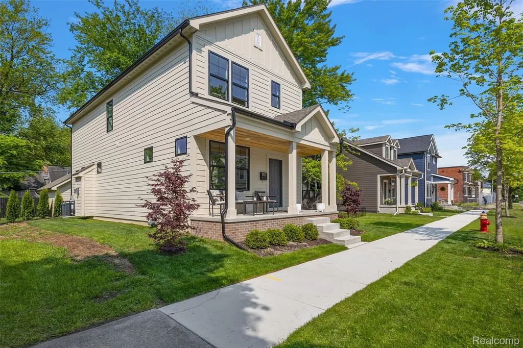 1482 Fischer Street Detroit City MI 48214