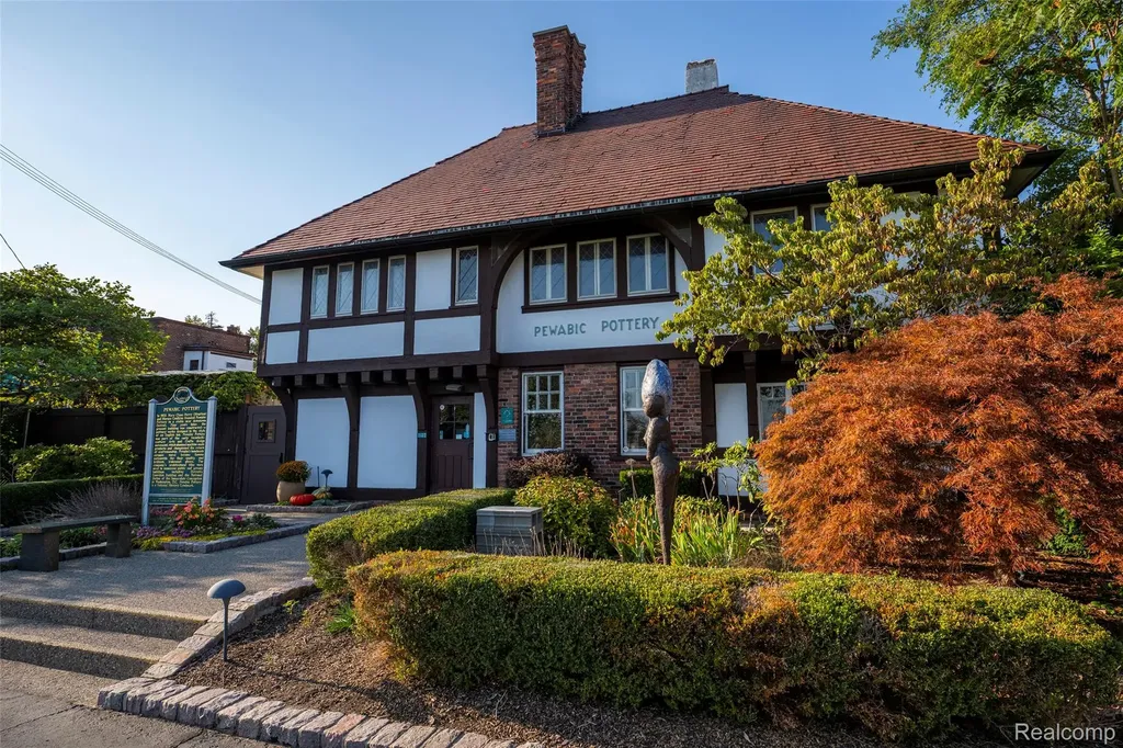 1482 Fischer Street Detroit City MI 48214