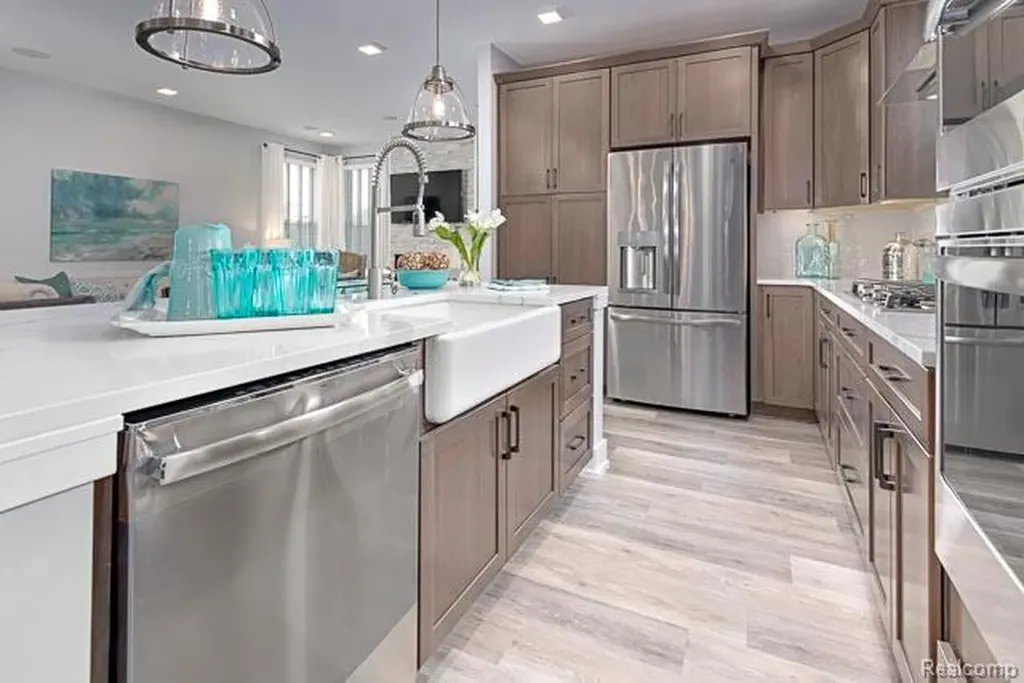 810 Schalm Drive Clawson City MI 48017