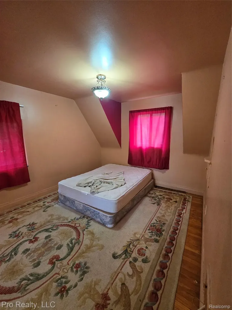 135 Wenonah Drive Pontiac City MI 48341