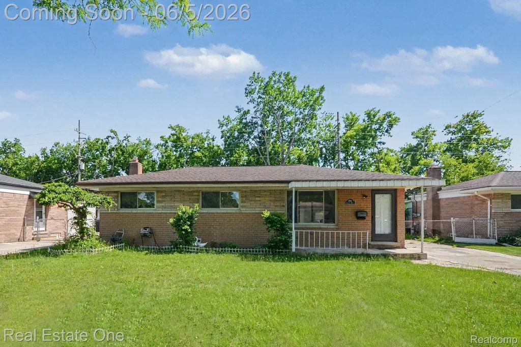 2510 Lincoln Drive Warren City MI 48092