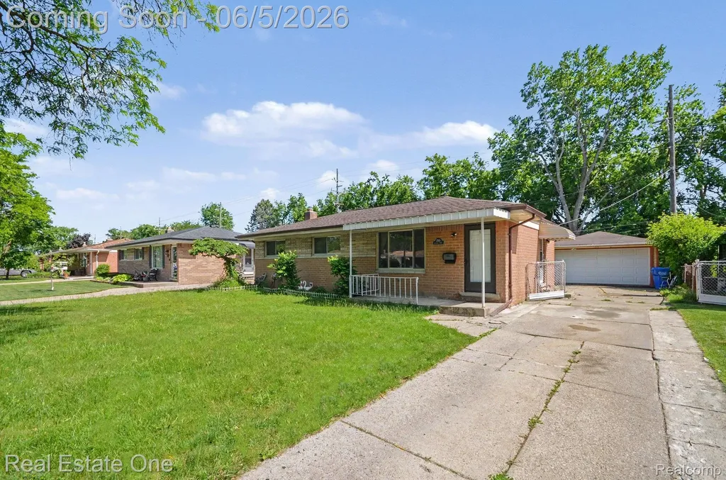 2510 Lincoln Drive Warren City MI 48092