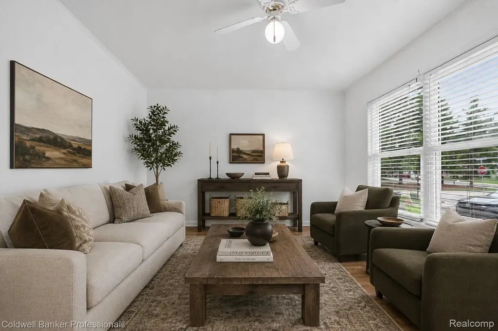 902 Little Hill Court Rochester Hills City MI 48307