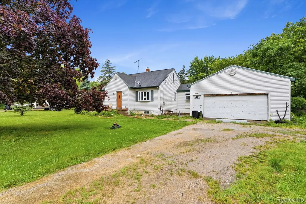 5121 Lippincott Boulevard Burton City MI 48519