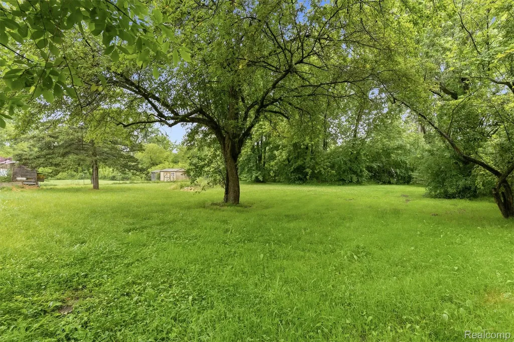 5121 Lippincott Boulevard Burton City MI 48519