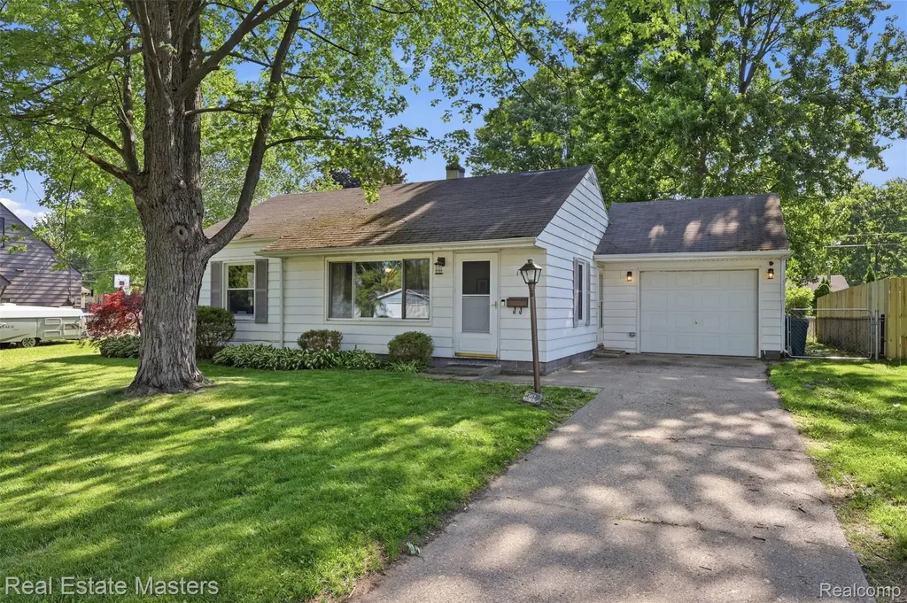 1417 Wisconsin Avenue Marysville City MI 48040