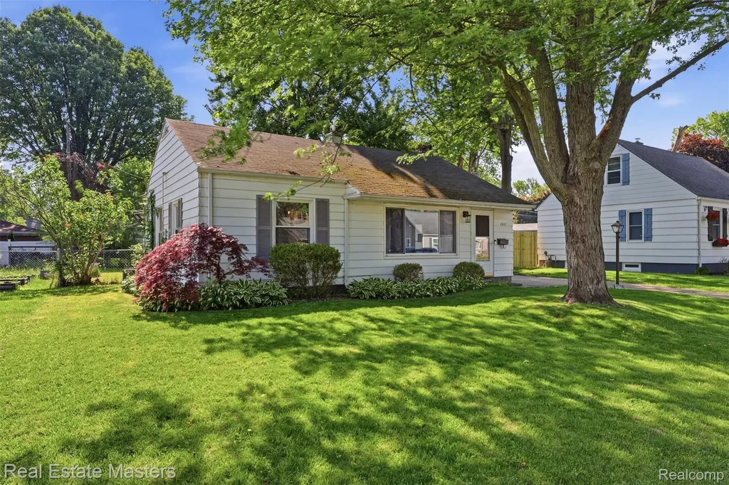 1417 Wisconsin Avenue Marysville City MI 48040