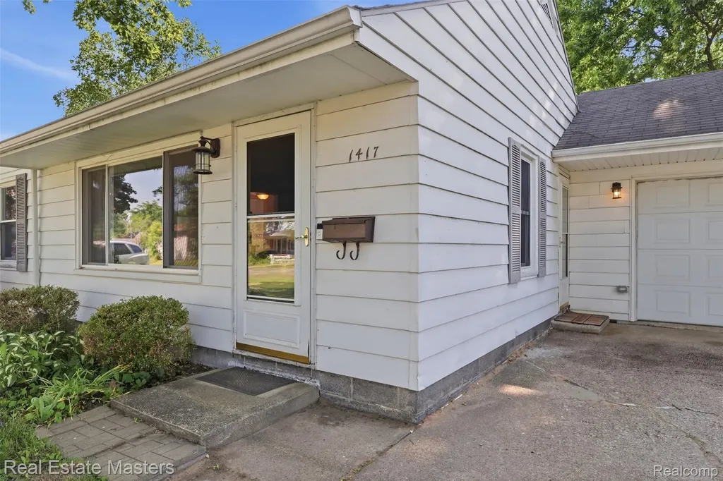 1417 Wisconsin Avenue Marysville City MI 48040