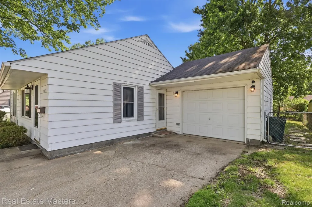 1417 Wisconsin Avenue Marysville City MI 48040