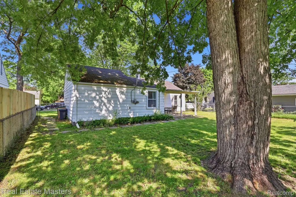 1417 Wisconsin Avenue Marysville City MI 48040