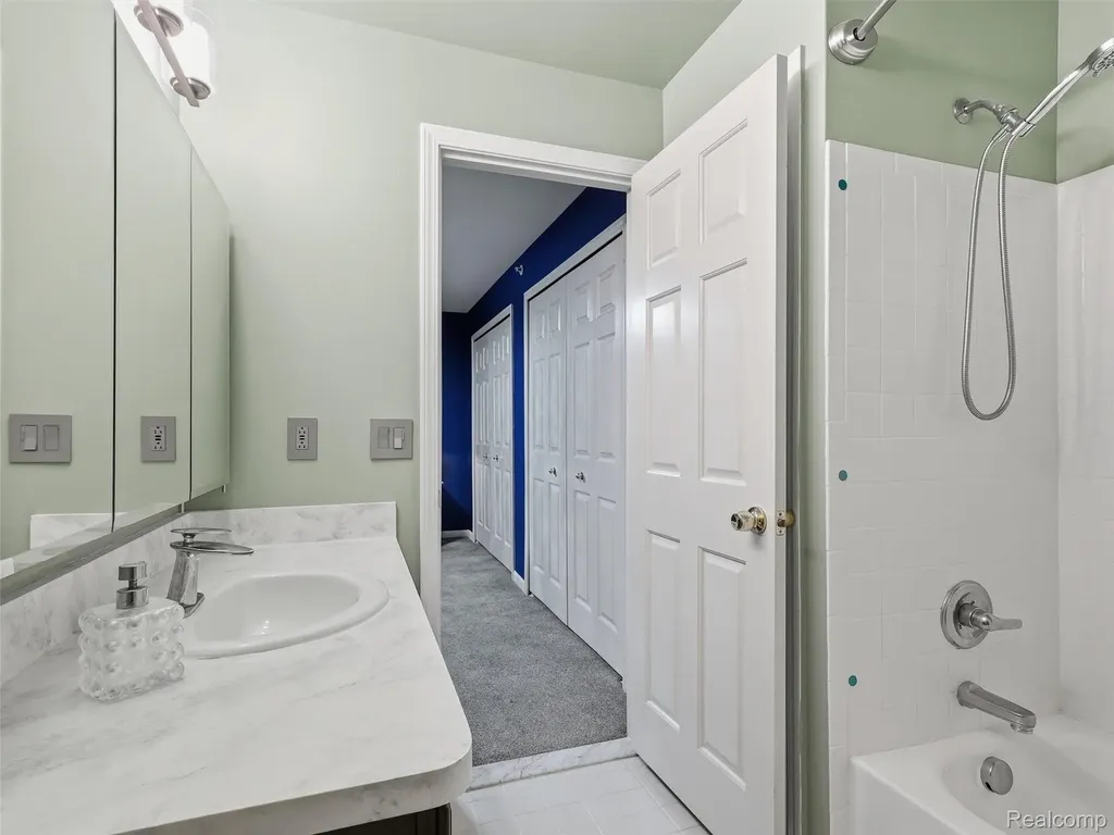 25758 S Maritime Circle S Harrison Charter Township MI 48045