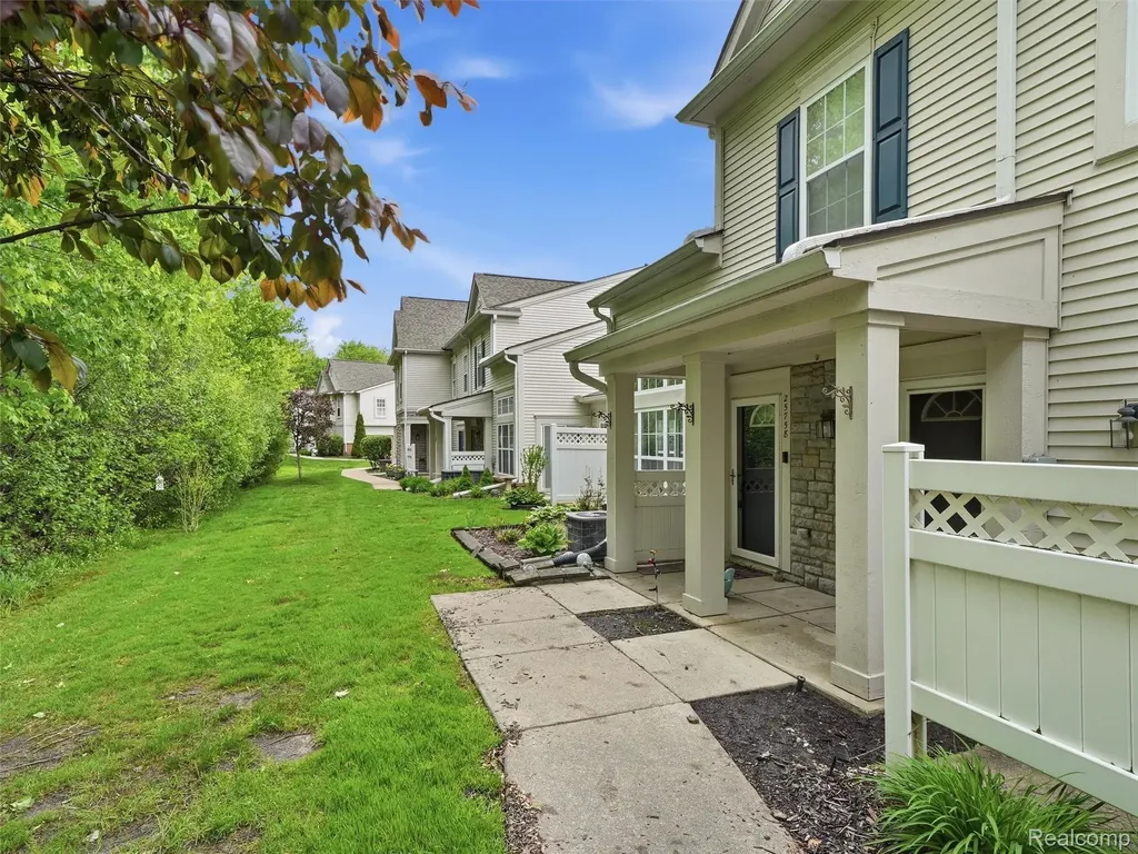 25758 S Maritime Circle S Harrison Charter Township MI 48045