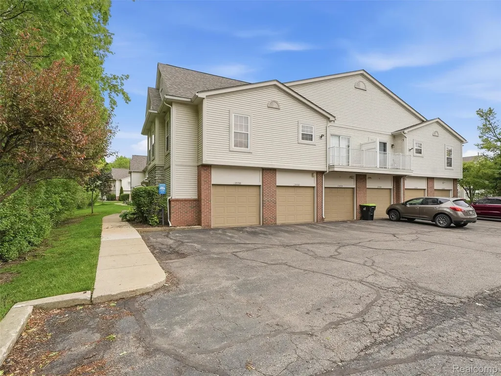 25758 S Maritime Circle S Harrison Charter Township MI 48045