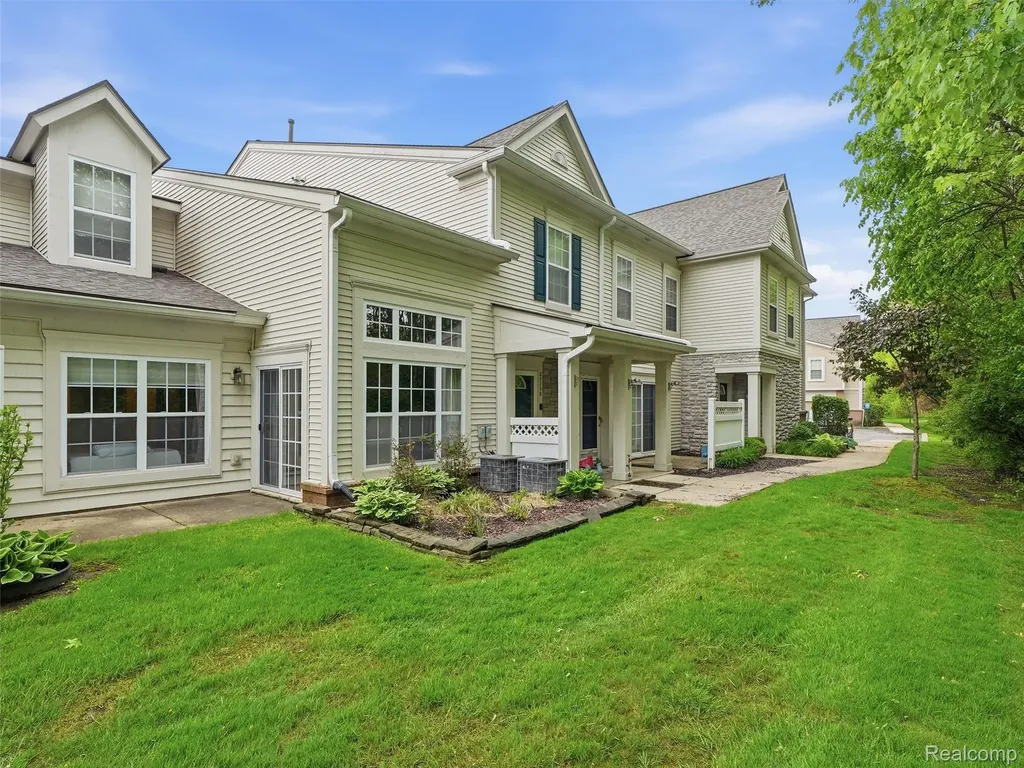 25758 S Maritime Circle S Harrison Charter Township MI 48045