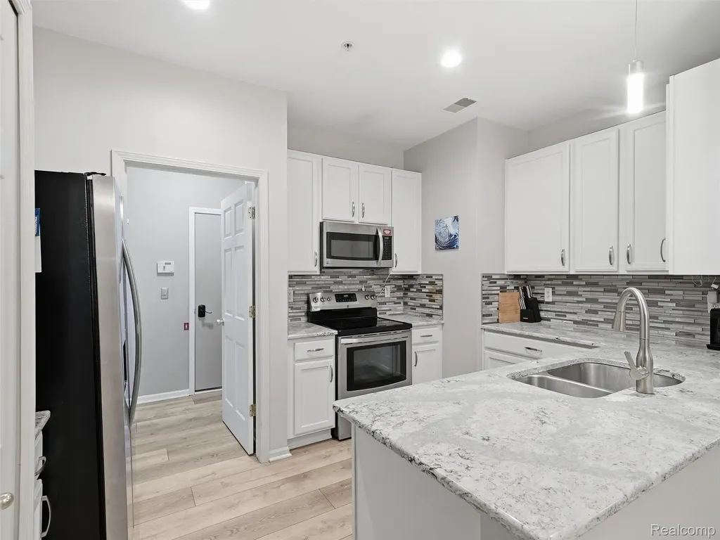 25758 S Maritime Circle S Harrison Charter Township MI 48045