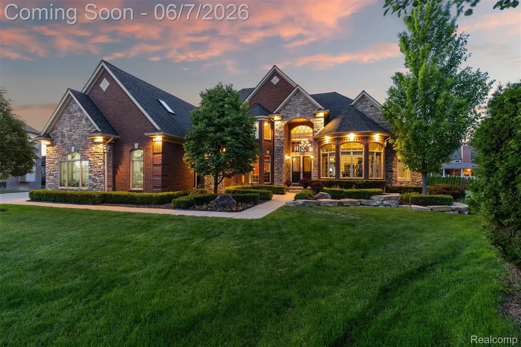 56074 Lario Court Macomb Township MI 48042
