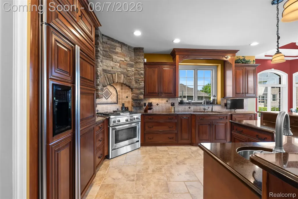56074 Lario Court Macomb Township MI 48042