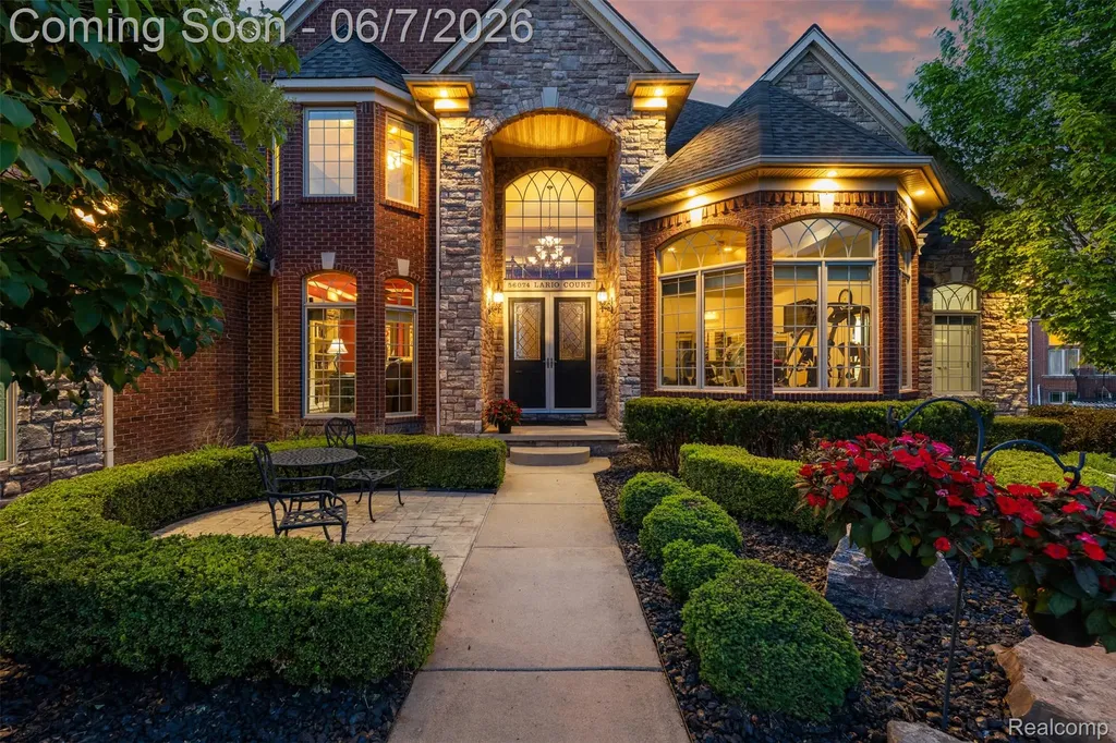 56074 Lario Court Macomb Township MI 48042