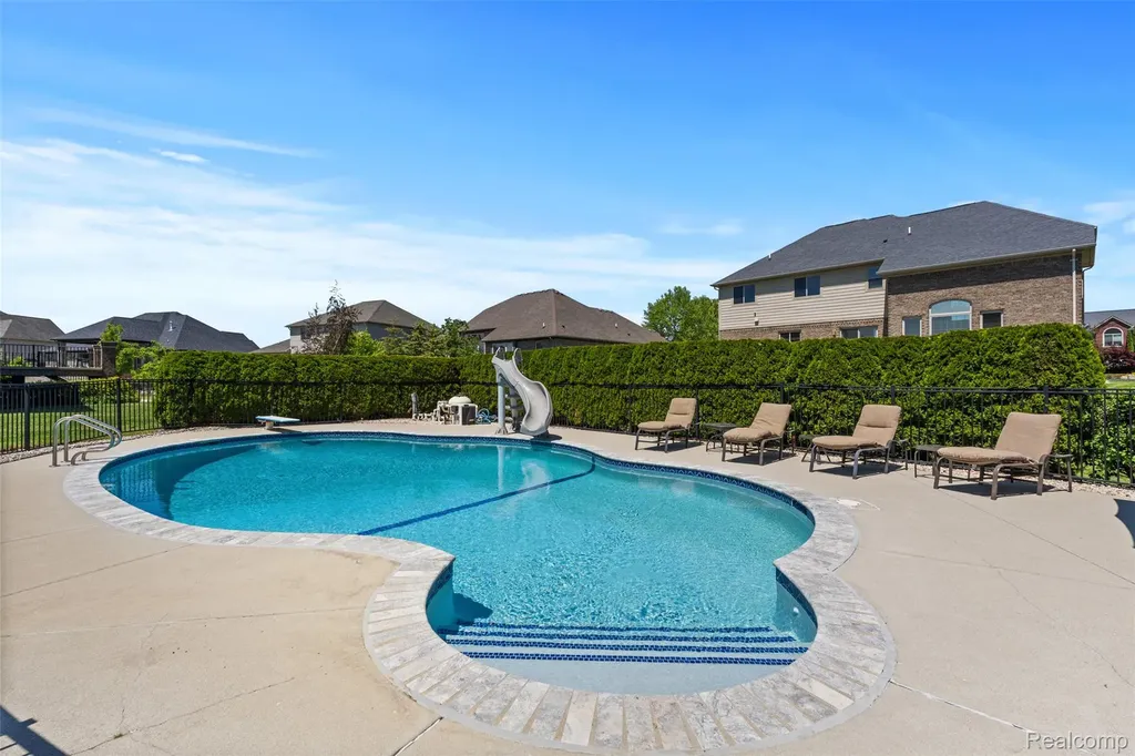 56074 Lario Court Macomb Township MI 48042