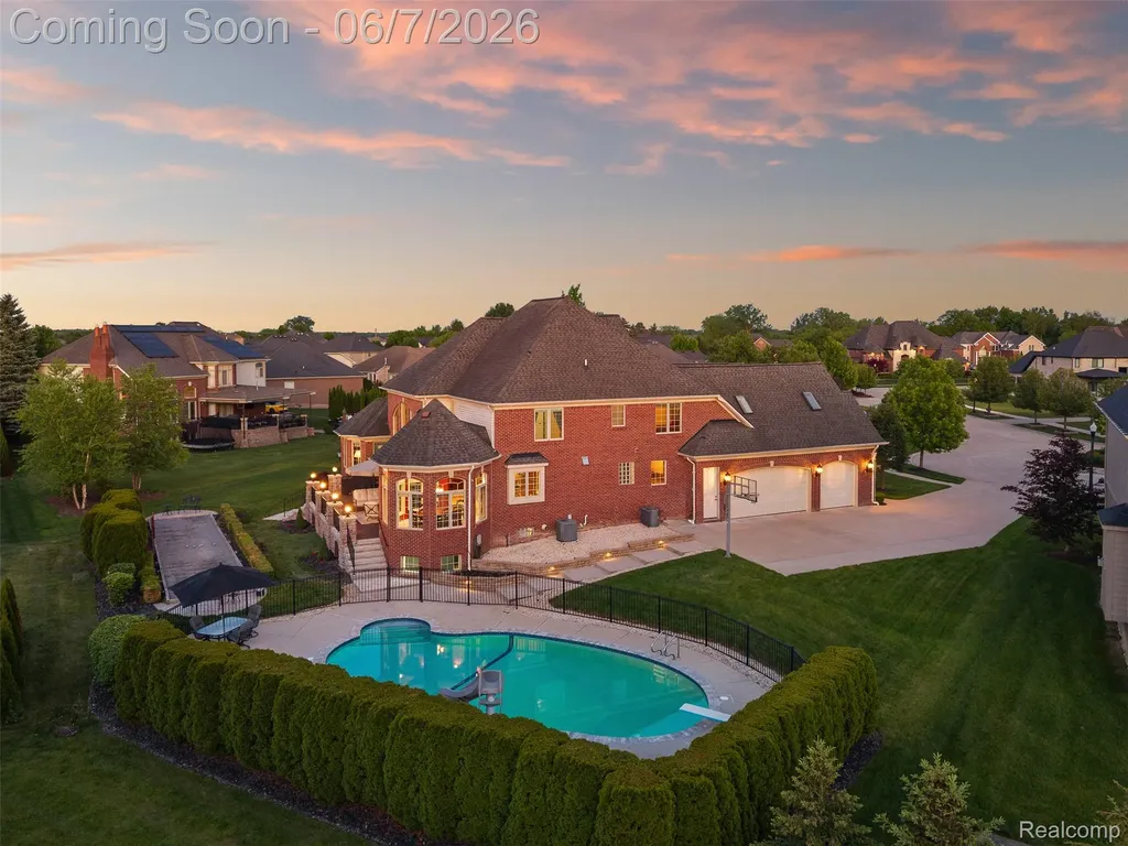 56074 Lario Court Macomb Township MI 48042