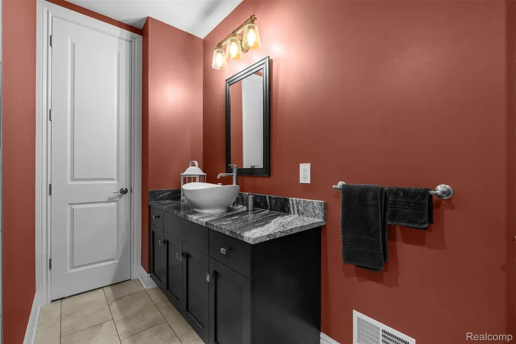 56074 Lario Court Macomb Township MI 48042