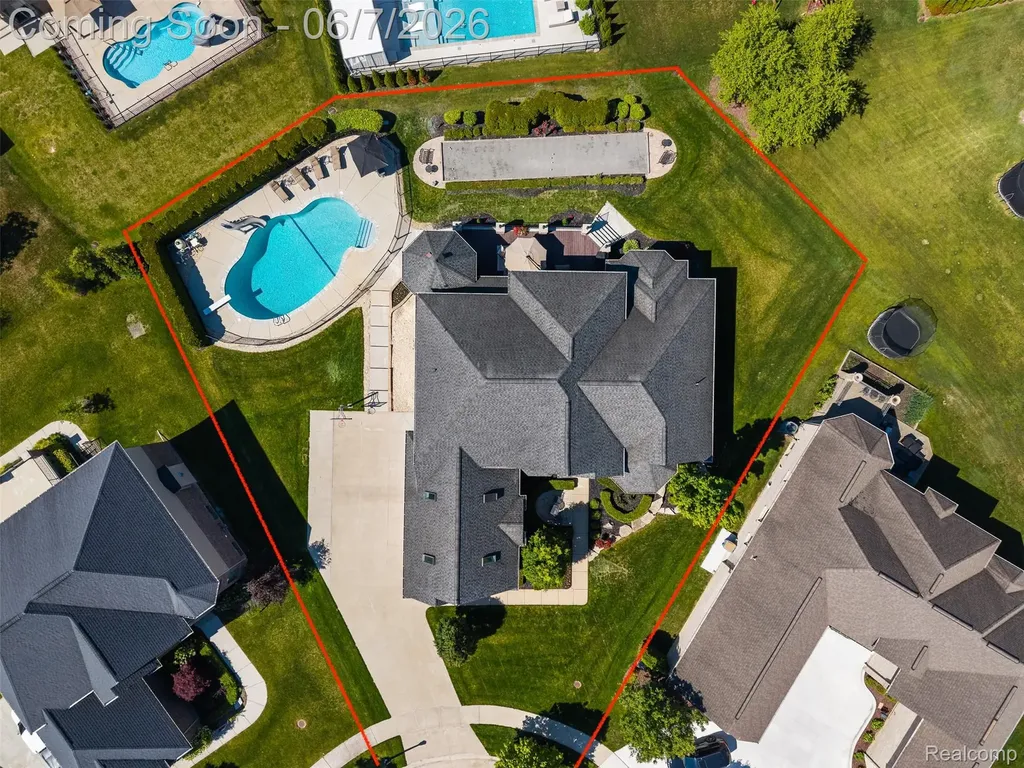 56074 Lario Court Macomb Township MI 48042