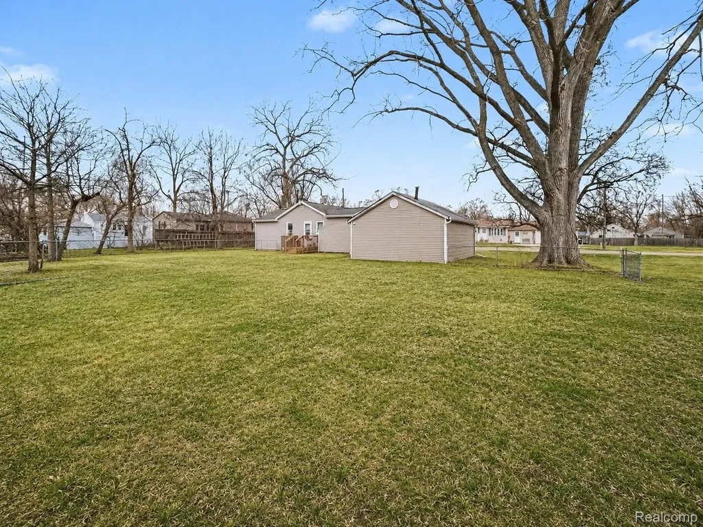 3316 Lockhead Street Burton City MI 48529